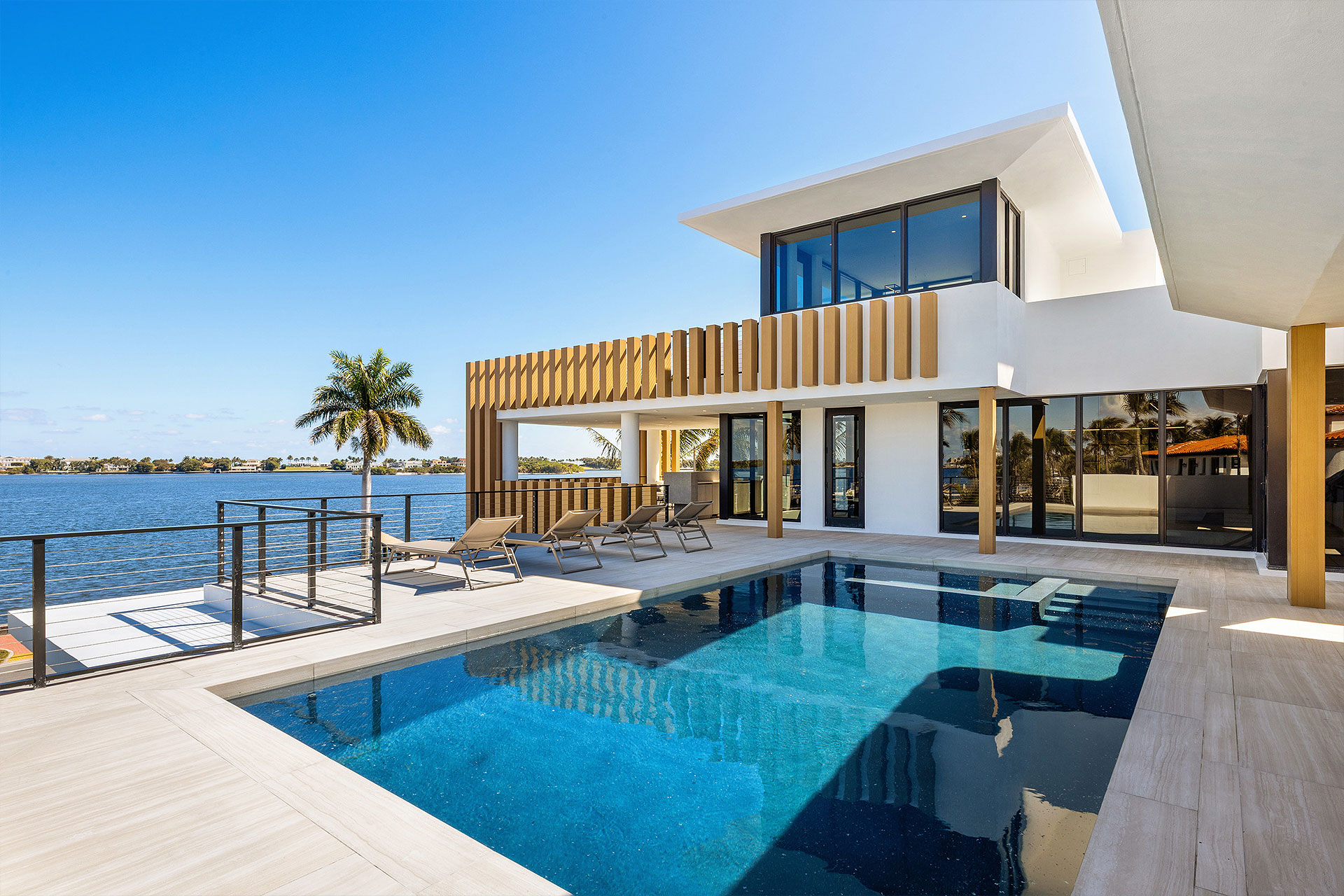 Roof Top Pool - 6315 South Flagler Drive