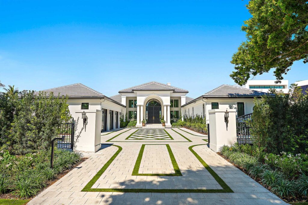 Front Straight View - 386 Eagle Drive
