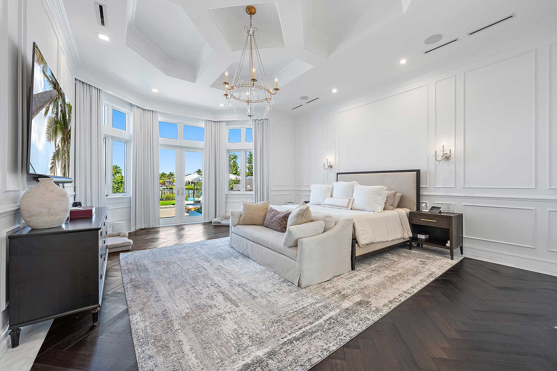 Master Bed - 386 Eagle Drive